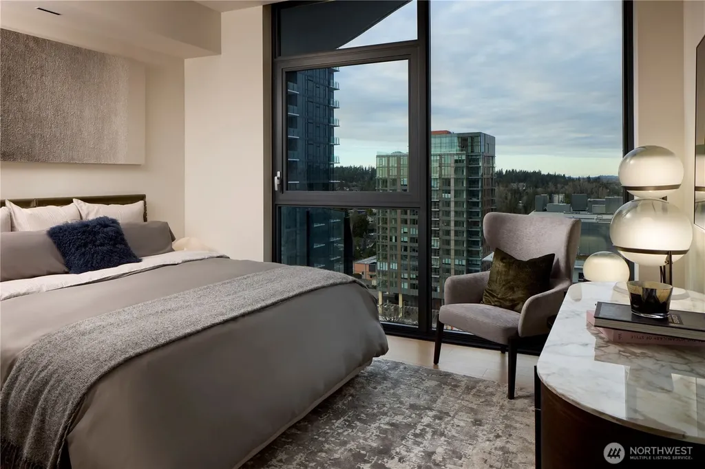 838 Avenue Square NE Bellevue WA 98004