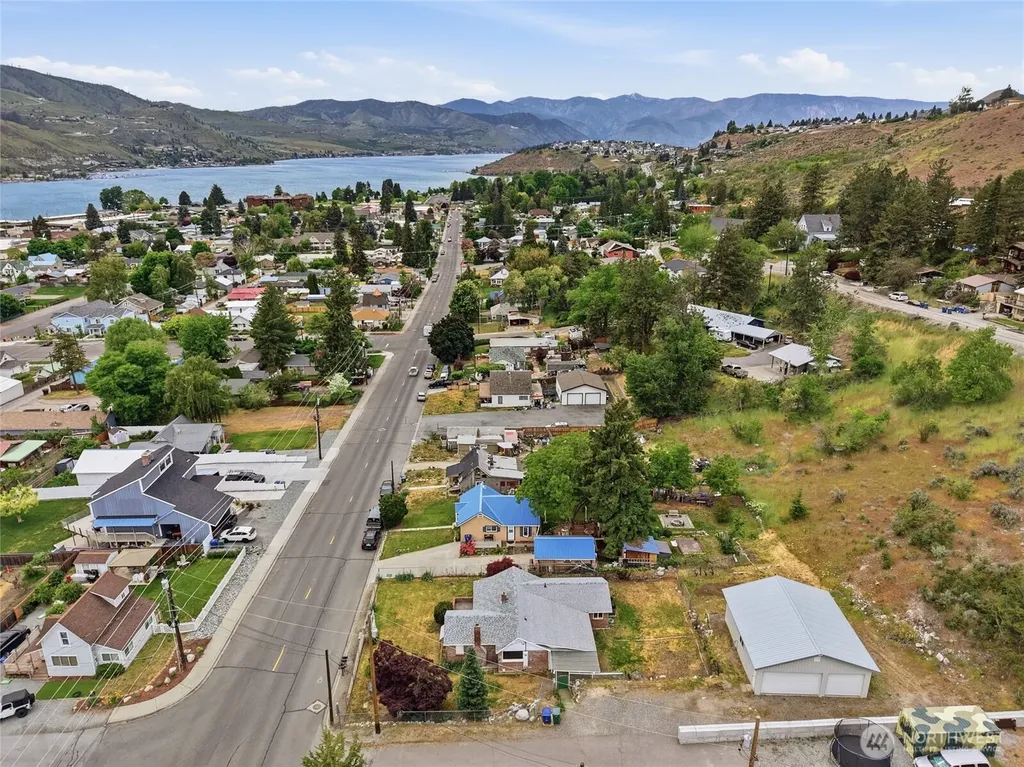 233 E Gibson Chelan WA 98816