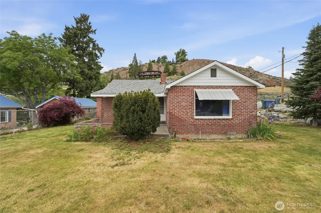 233 E Gibson Chelan WA 98816