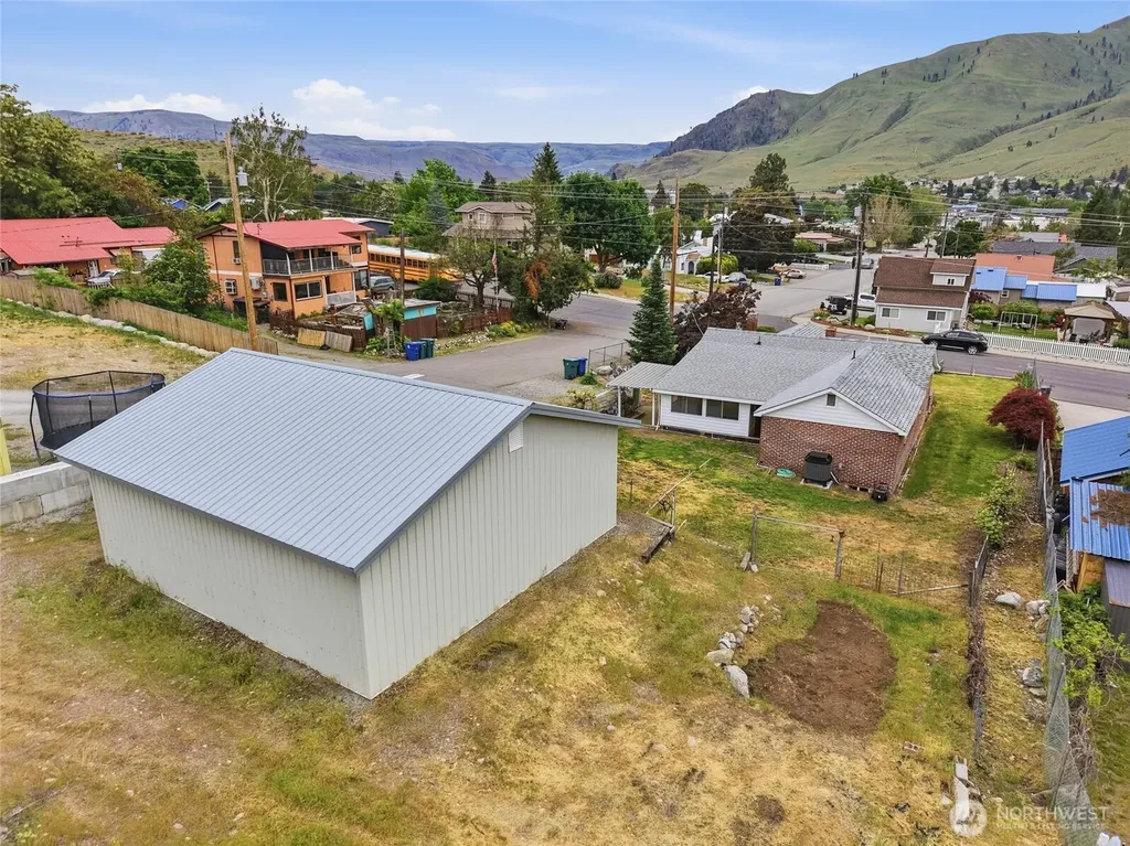 233 E Gibson Chelan WA 98816