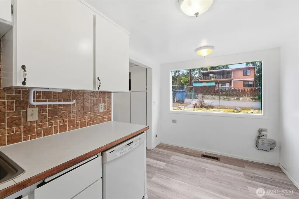 233 E Gibson Chelan WA 98816