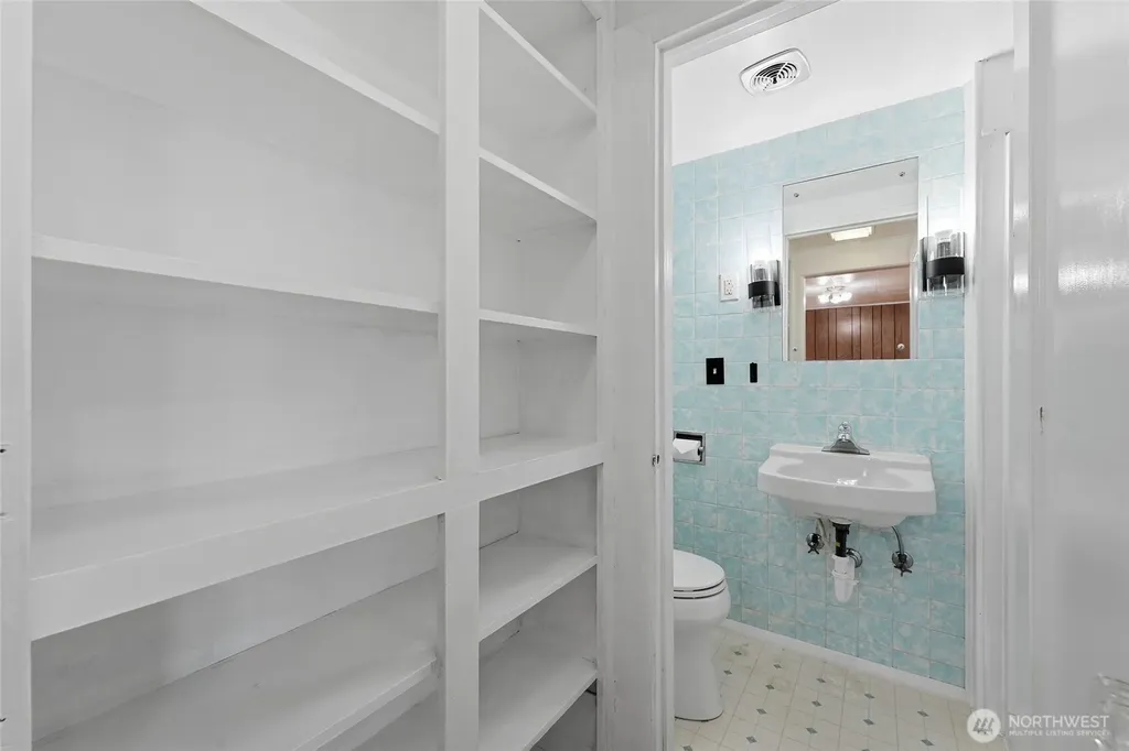 233 E Gibson Chelan WA 98816