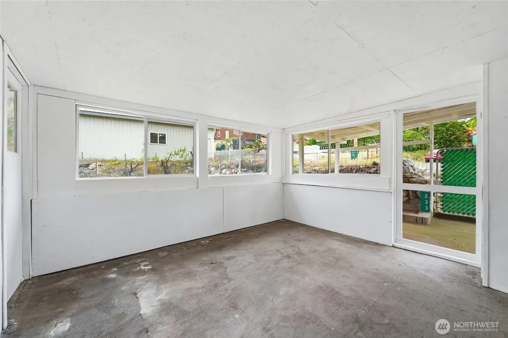 233 E Gibson Chelan WA 98816