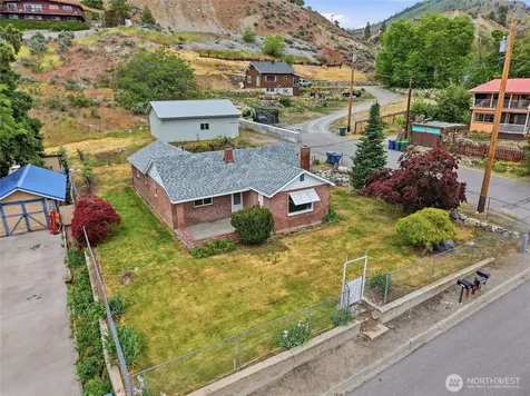 233 E Gibson Chelan WA 98816
