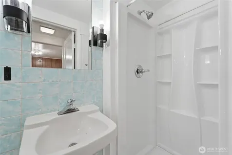 233 E Gibson Chelan WA 98816
