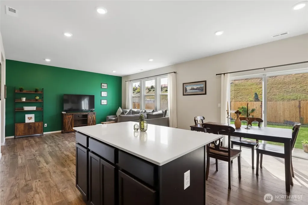6016 Addison Road SW Port Orchard WA 98367