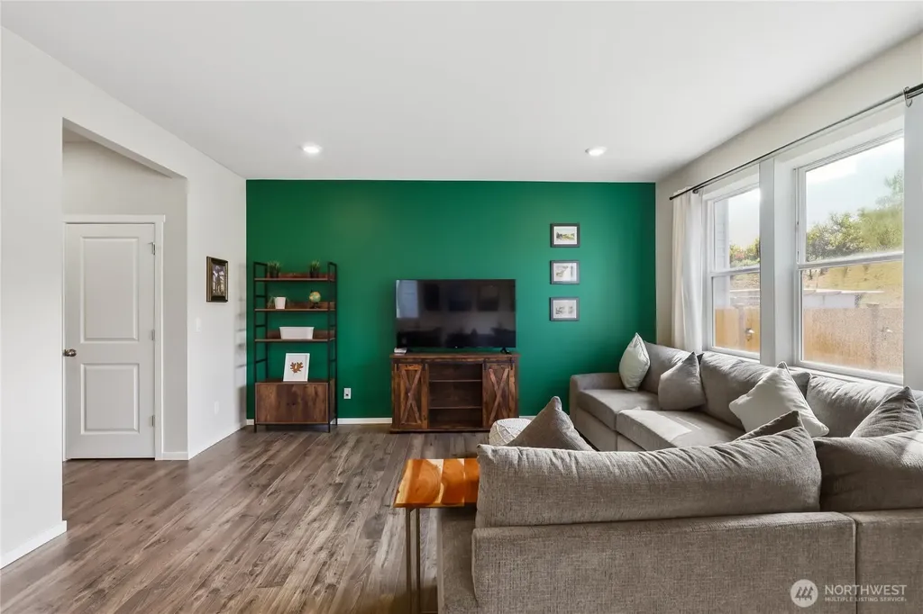 6016 Addison Road SW Port Orchard WA 98367