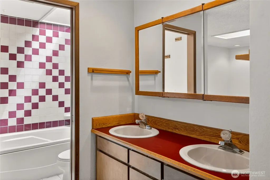 220 Skagit Way La Conner WA 98257