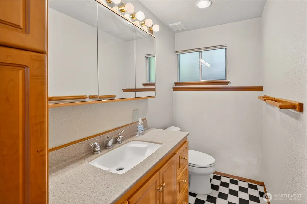 220 Skagit Way La Conner WA 98257