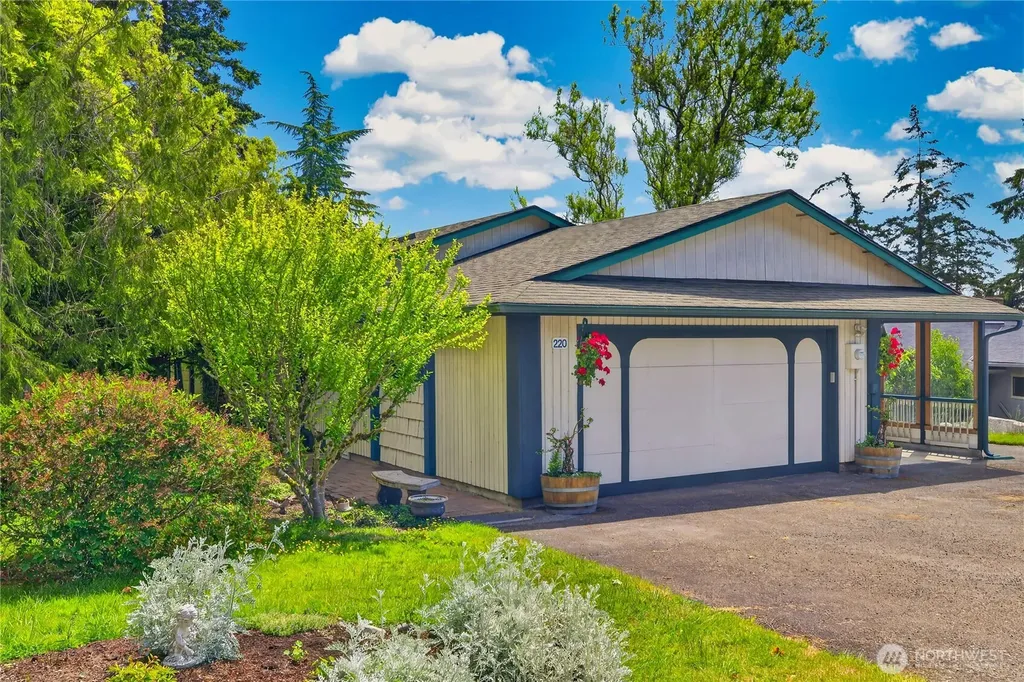220 Skagit Way La Conner WA 98257