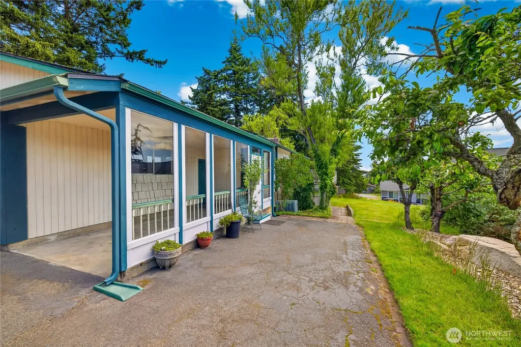 220 Skagit Way La Conner WA 98257