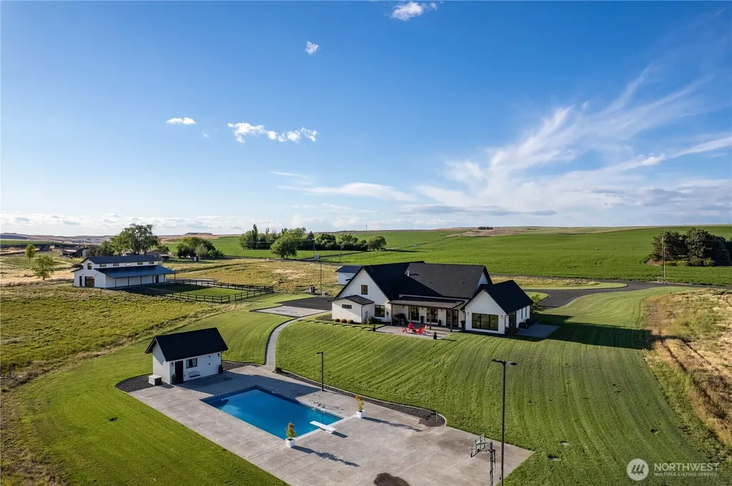 2617 Byrnes Road Touchet WA 99360