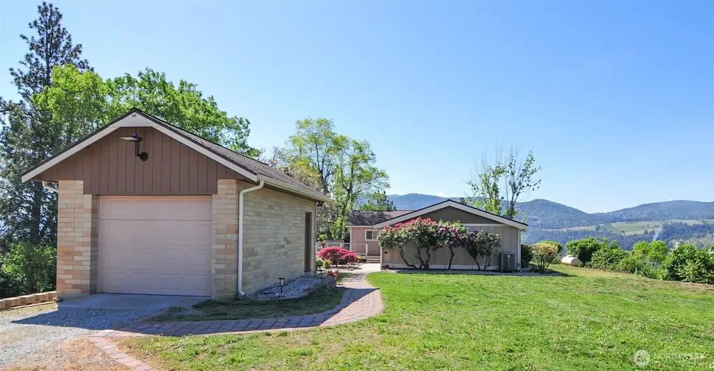 553 Summit Boulevard Manson WA 98831