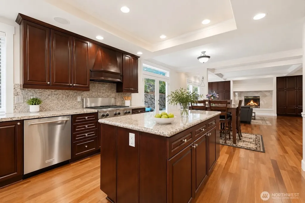 24121 NE 1st Place Sammamish WA 98074