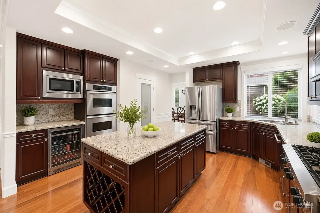 24121 NE 1st Place Sammamish WA 98074