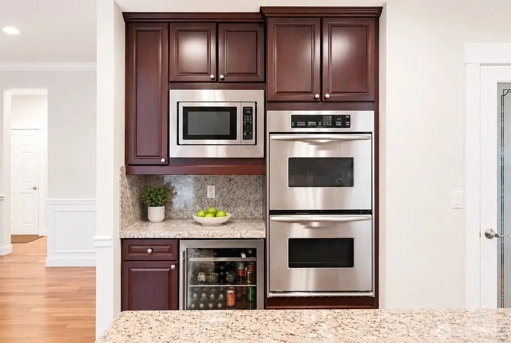 24121 NE 1st Place Sammamish WA 98074