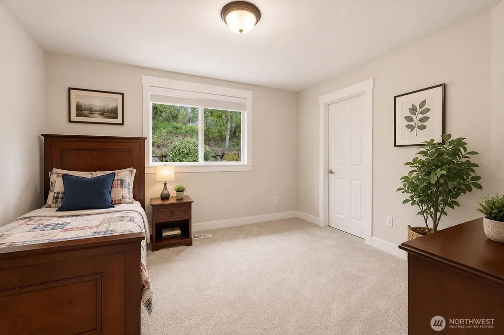 24121 NE 1st Place Sammamish WA 98074