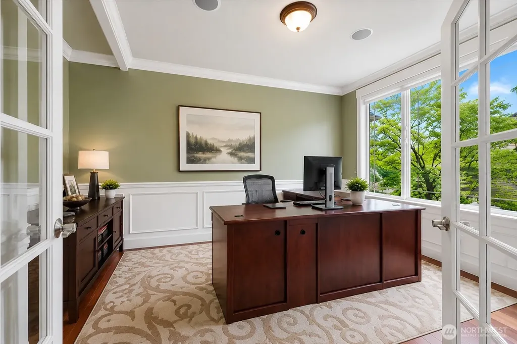 24121 NE 1st Place Sammamish WA 98074