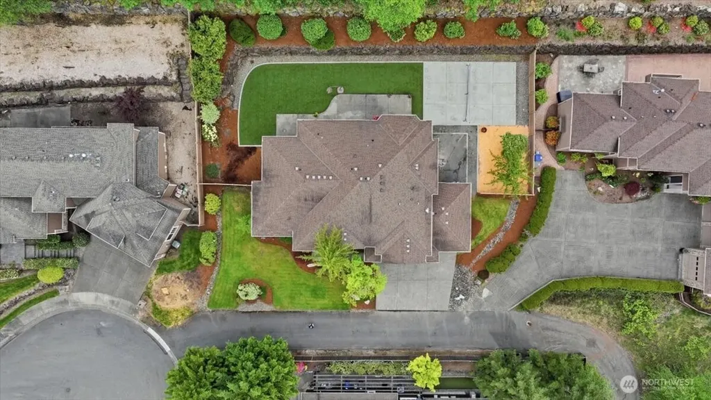 24121 NE 1st Place Sammamish WA 98074
