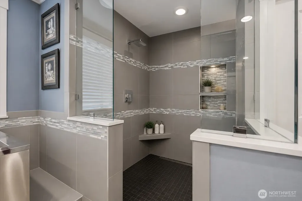 24121 NE 1st Place Sammamish WA 98074