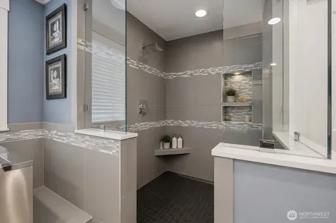 24121 NE 1st Place Sammamish WA 98074