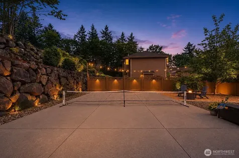 24121 NE 1st Place Sammamish WA 98074