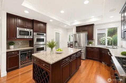 24121 NE 1st Place Sammamish WA 98074