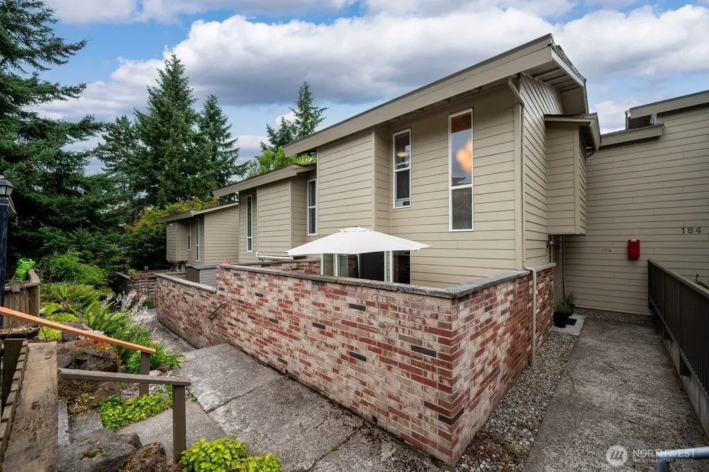 220 SW 200th Street Normandy Park WA 98166