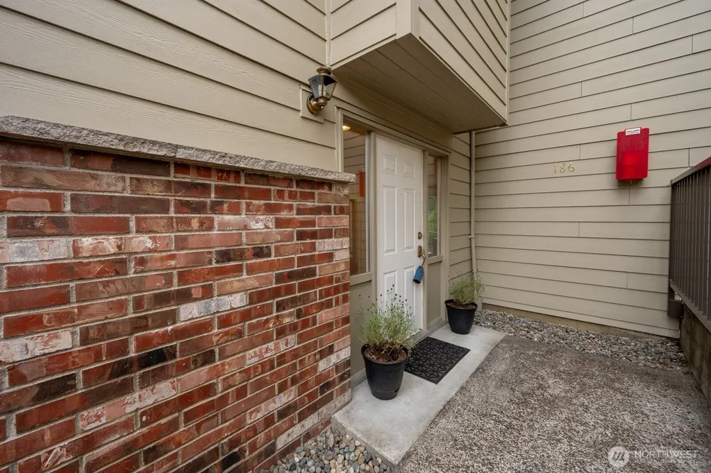 220 SW 200th Street Normandy Park WA 98166