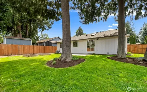 10705 27th Street NE Lake Stevens WA 98258