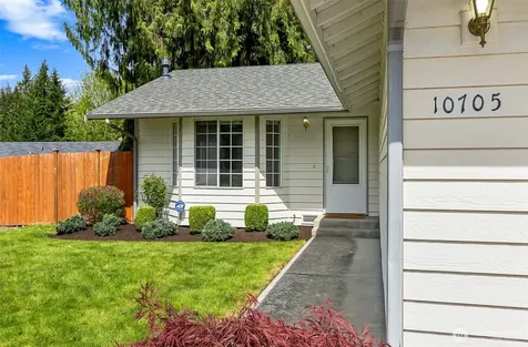 10705 27th Street NE Lake Stevens WA 98258