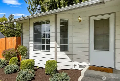 10705 27th Street NE Lake Stevens WA 98258