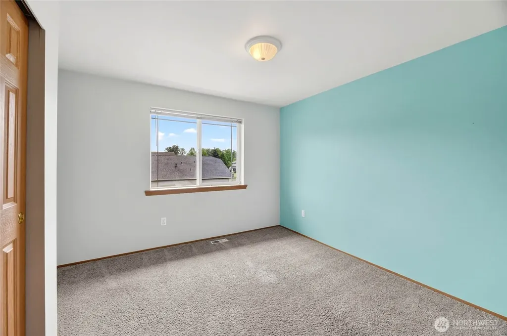 7409 Village Drive Sumner WA 98390