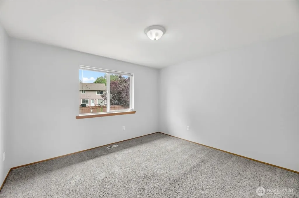 7409 Village Drive Sumner WA 98390