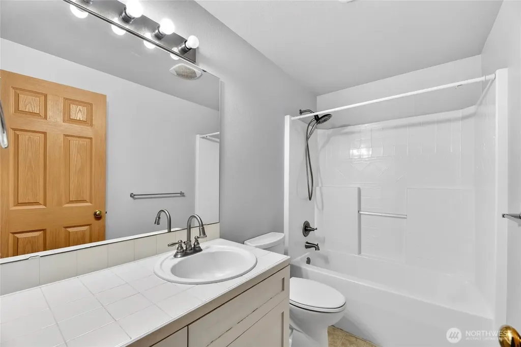 7409 Village Drive Sumner WA 98390