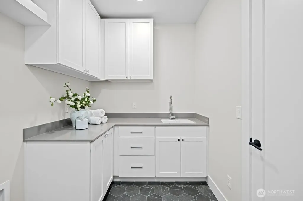 12112 94th Place NE Kirkland WA 98034