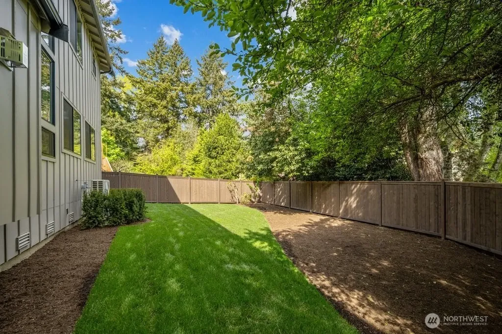 12112 94th Place NE Kirkland WA 98034