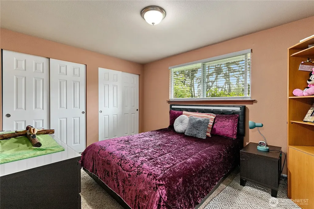 15902 Woodland Avenue E Puyallup WA 98375