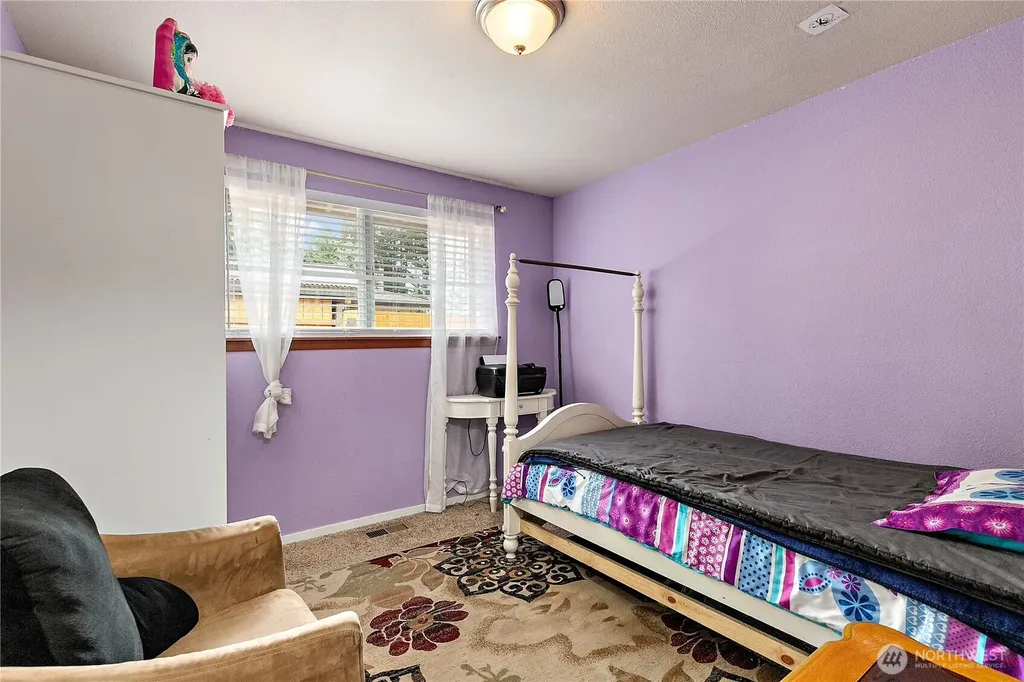 15902 Woodland Avenue E Puyallup WA 98375