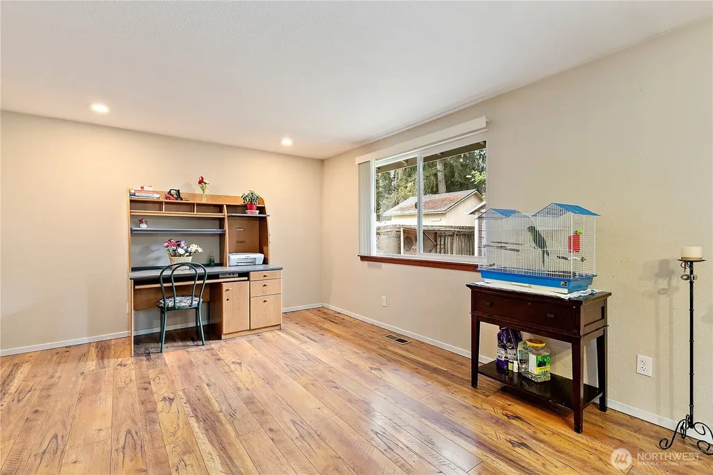 15902 Woodland Avenue E Puyallup WA 98375