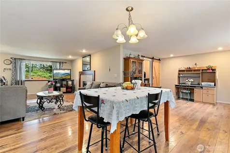 15902 Woodland Avenue E Puyallup WA 98375