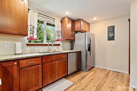 15902 Woodland Avenue E Puyallup WA 98375