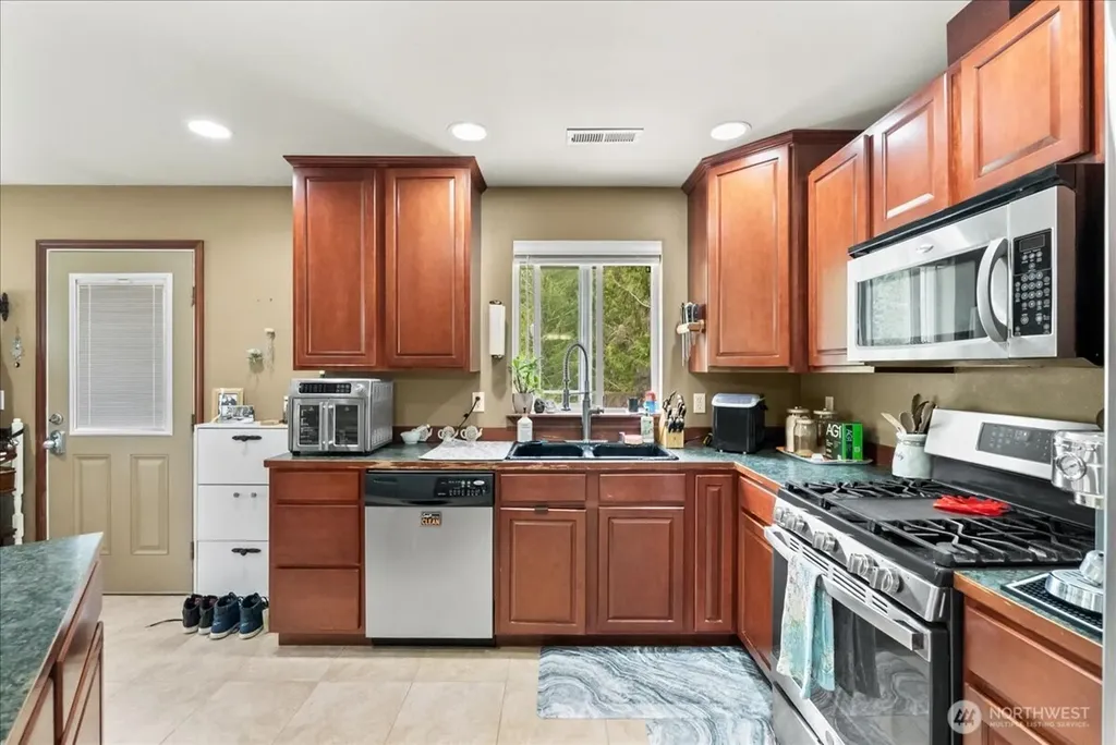8178 Sandy Road NE Bremerton WA 98311
