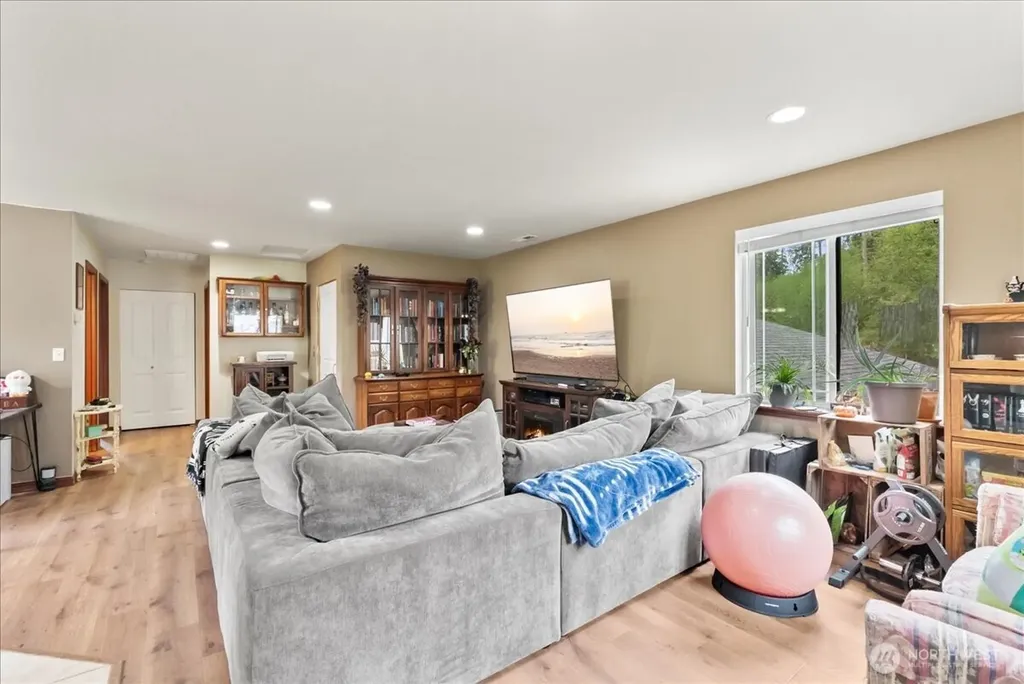8178 Sandy Road NE Bremerton WA 98311