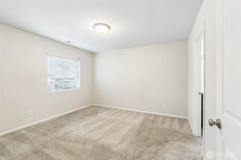 18816 105th Lane E Puyallup WA 98374