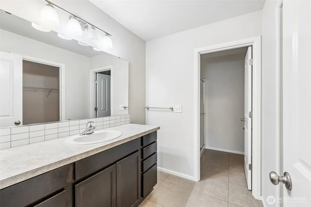 18816 105th Lane E Puyallup WA 98374
