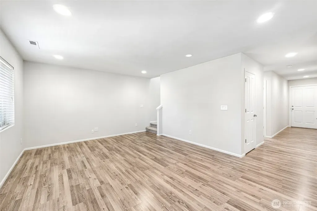 18816 105th Lane E Puyallup WA 98374