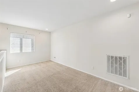 18816 105th Lane E Puyallup WA 98374