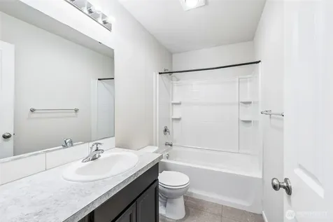 18816 105th Lane E Puyallup WA 98374