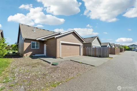 18816 105th Lane E Puyallup WA 98374